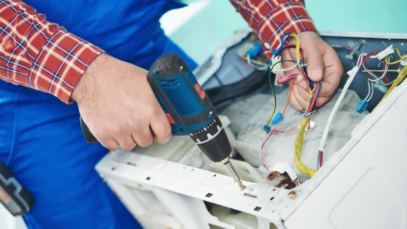 Saruhanlı Arçelik Arçelik çamaşır makinesi kart tamiri – Su almama arızası orijinal parça ile giderildi. - Teknik servis örneği